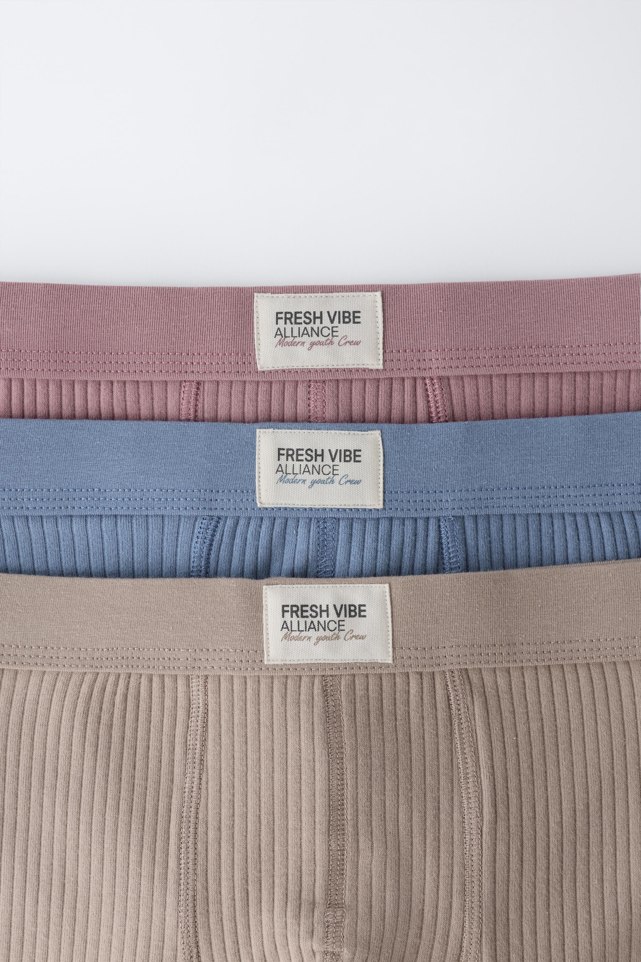 AGES 6- / THREE-PACK OF RIBBED BOXERS WITH LABEL